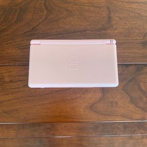 Nintendo ds pink!!still works perfectly!!